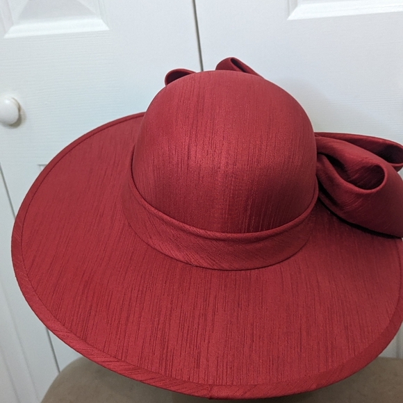 Millerney Hat Collection - Picture 8 of 13